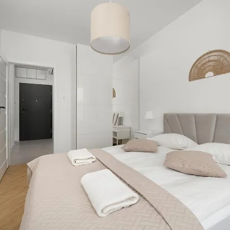 Stylowy W Odcieniach Bezu Balkon & Parking By Renters *