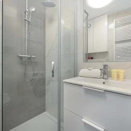Lägenhet Stylowy W Odcieniach Bezu Balkon & Parking By Renters *
